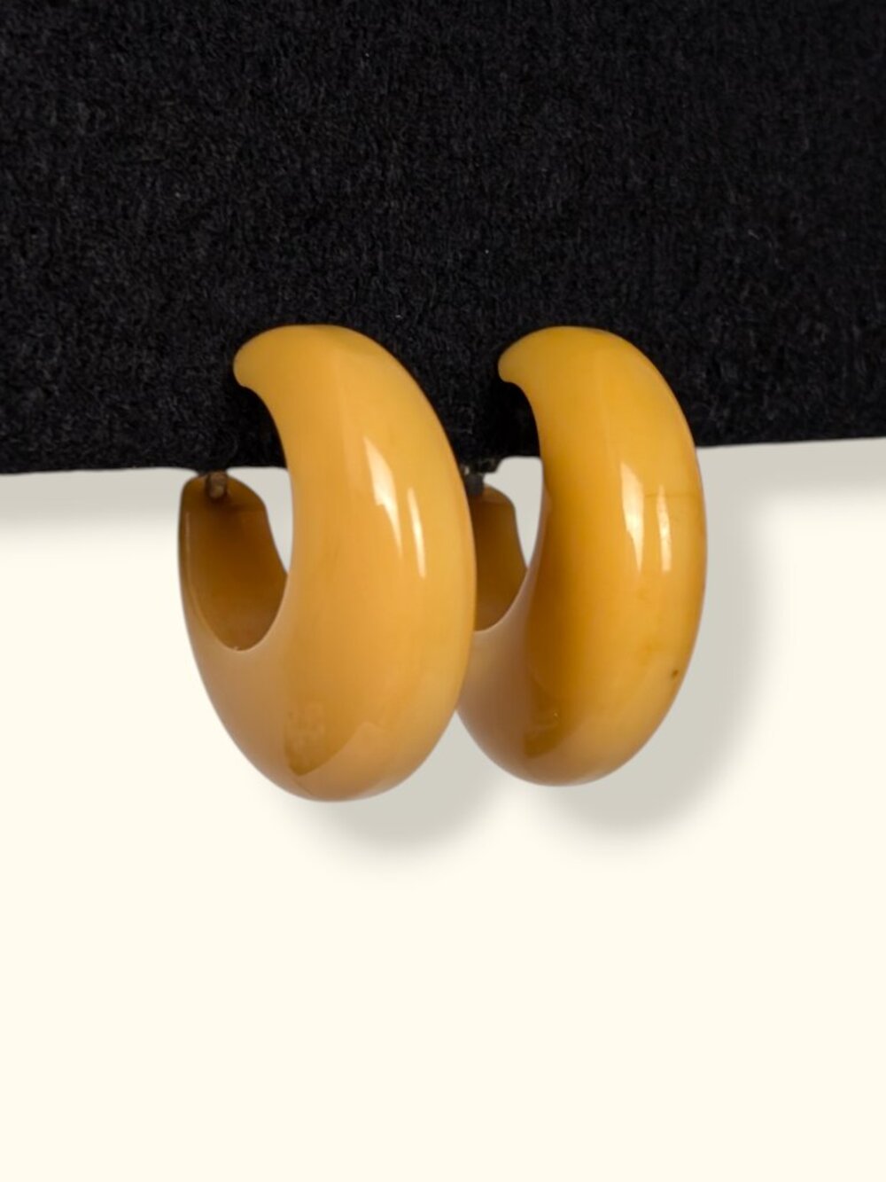 Vintage Yellow Bakelite Chunky Hoop Earrings - Picture 2 of 6